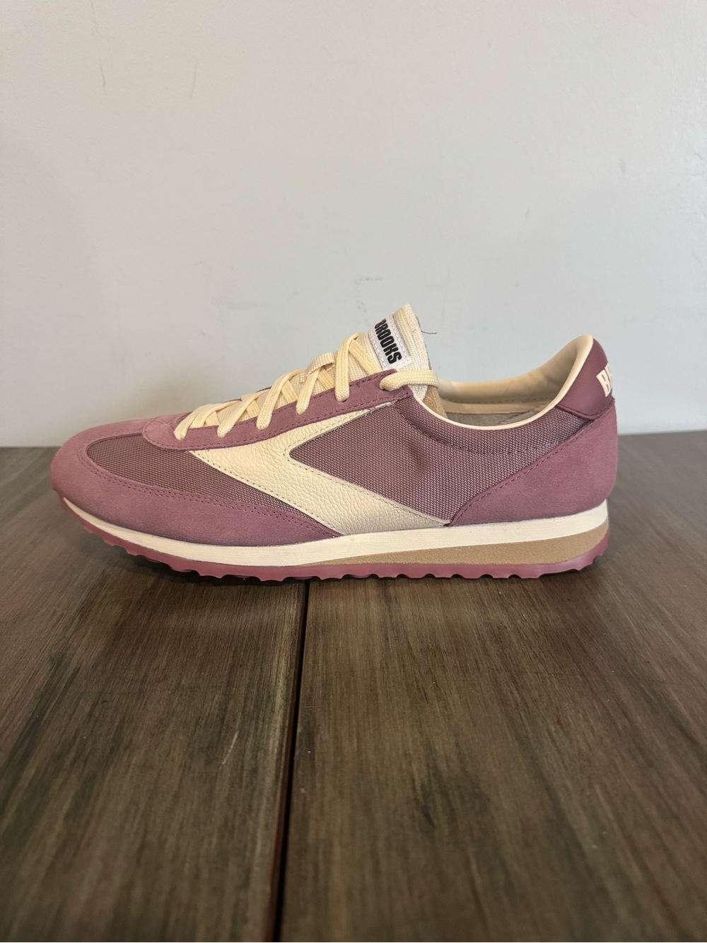 Brooks Women's Retro Runner in Mauve and Cream